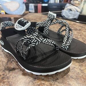 Chaco Women's Black & White Patterned Strappy Sandals
